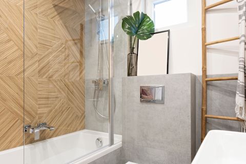 wooden-tiled-bathroom