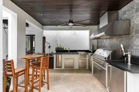 outdoor-kitchen