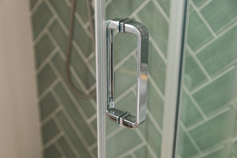 Clean shower door 2