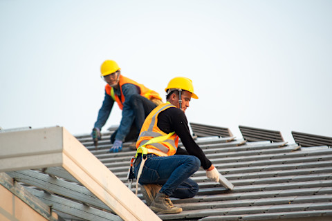 roof replacement workers